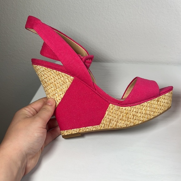 Like new!! BCBGeneration CABARET RAQUEL wedge Sz 8 - Picture 3 of 16